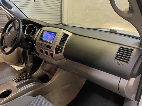 Used 2006 Toyota Tacoma PreRunner RWD image 12