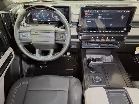 Used 2026 GMC Hummer EV SUV image 9