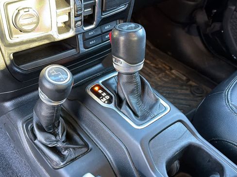 Used 2021 Jeep Wrangler Unlimited Sahara image 13