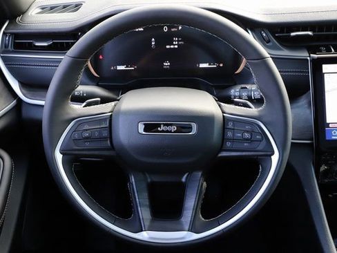 New 2025 Jeep Grand Cherokee Limited w/ Luxury Tech Group II AWD/4WD image 21