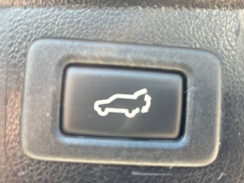 Used 2016 Subaru Outback 2.5i Limited AWD/4WD image 25