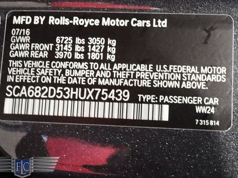 Used 2017 Rolls-Royce Phantom Drophead Coupe RWD image 40