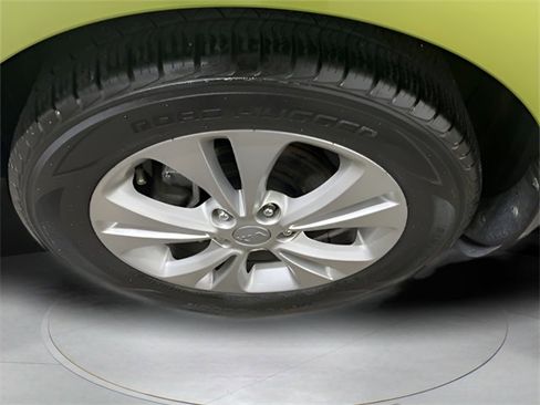 Used 2014 Kia Soul + image 11