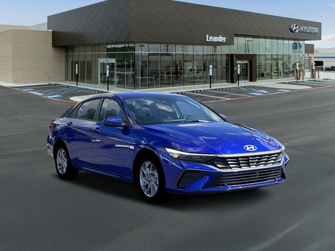 New 2026 Hyundai Elantra Hybrid FWD image 11