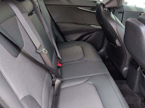 Used 2024 Kia Niro EX FWD image 8