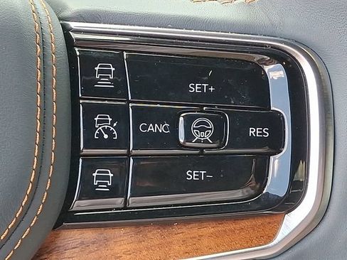 Used 2022 Jeep Grand Wagoneer Series III w/ Flexible Seating Group AWD/4WD image 22