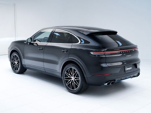 New 2026 Porsche Cayenne Coupe image 3