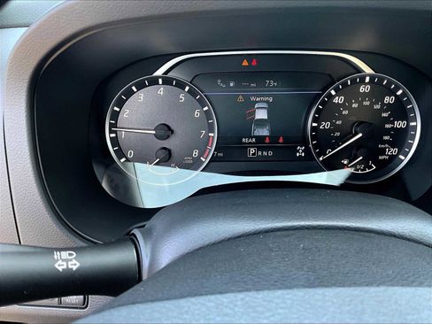 Used 2025 Nissan Frontier SV image 39