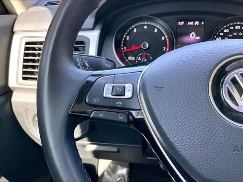 Used 2020 Volkswagen Atlas SE w/ Panoramic Sunroof Package image 24