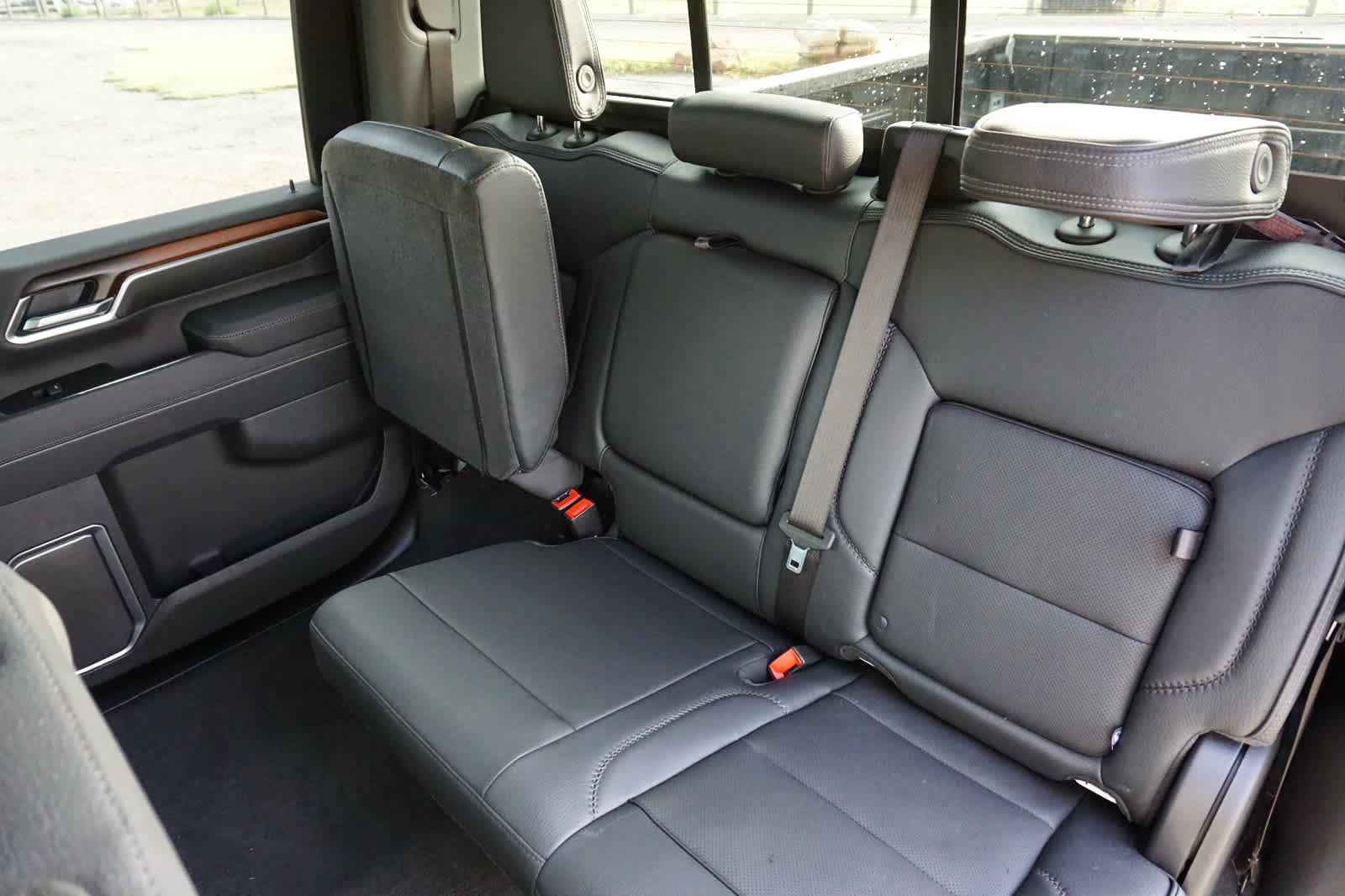 Used 2025 GMC Sierra 2500 Denali w/ Denali Reserve Package AWD/4WD image 37