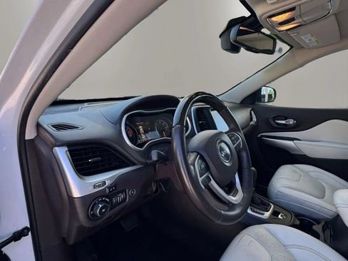 Used 2016 Jeep Cherokee Overland FWD image 11