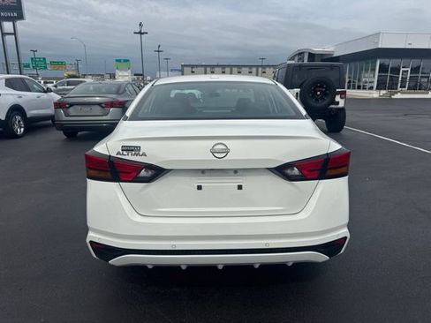 Used 2025 Nissan Altima 2.5 SV FWD image 4