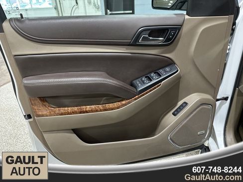 Used 2019 Chevrolet Suburban Premier image 12