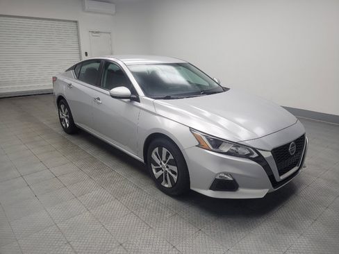 Used 2019 Nissan Altima 2.5 S FWD image 11