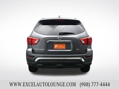 Used 2020 Nissan Pathfinder SL image 5