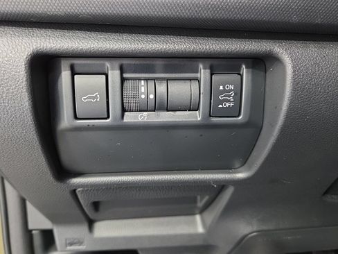 Used 2025 Subaru Forester Premium AWD/4WD image 28