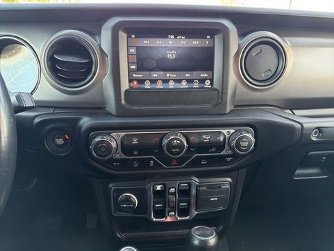 Used 2021 Jeep Wrangler Unlimited Sport image 11