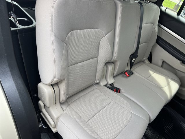 Used 2018 Ford Explorer XLT w/ Equipment Group 201A FWD image 27
