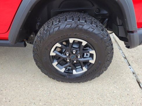 Used 2025 Jeep Wrangler Unlimited Rubicon 4xe w/ Safety Group AWD/4WD image 9