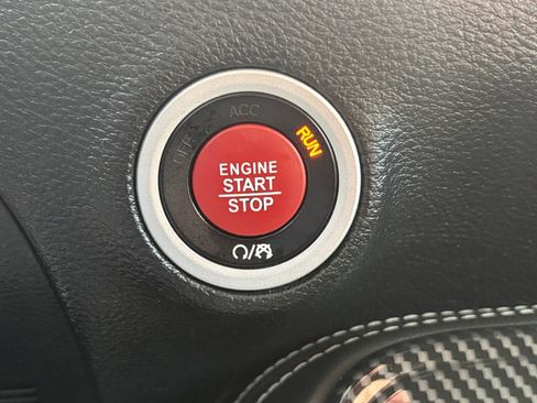 Used 2016 Dodge Challenger SRT Hellcat RWD image 22