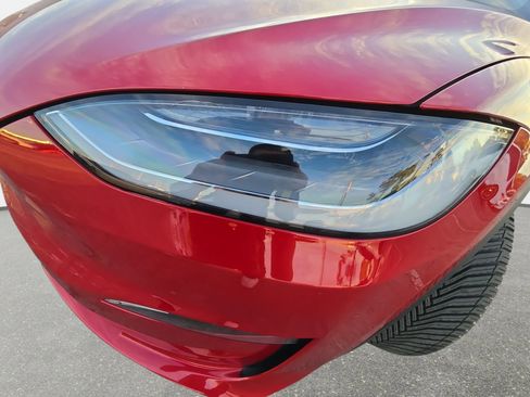 Used 2022 Tesla Model X image 30