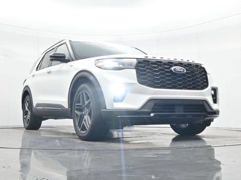 New 2026 Ford Explorer ST-Line w/ ST-Line Street Pack RWD image 36
