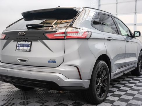 Used 2022 Ford Edge SE w/ Black Appearance Package AWD/4WD image 5