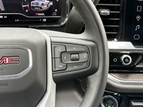 Used 2025 GMC Sierra 1500 SLT AWD/4WD image 9