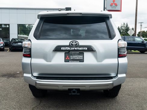 Used 2022 Toyota 4Runner TRD Off-Road image 5