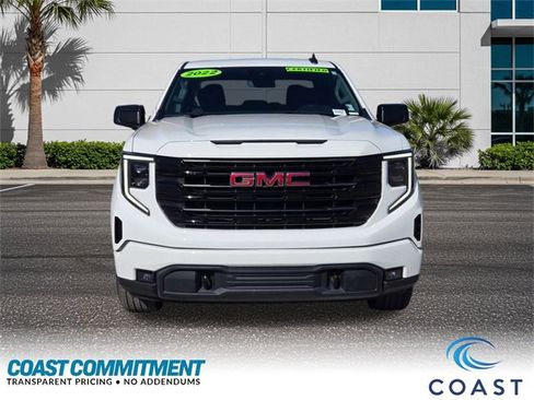 Used 2022 GMC Sierra 1500 Elevation image 2