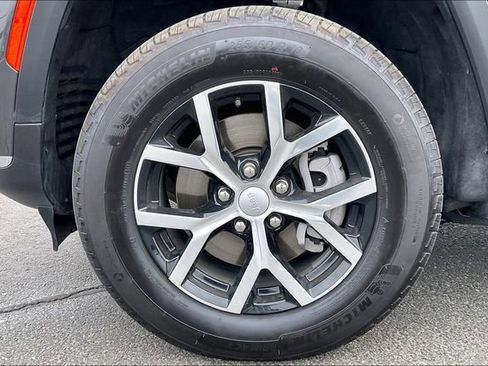 Used 2025 Jeep Grand Cherokee L Limited w/ Trailer Tow Package image 8