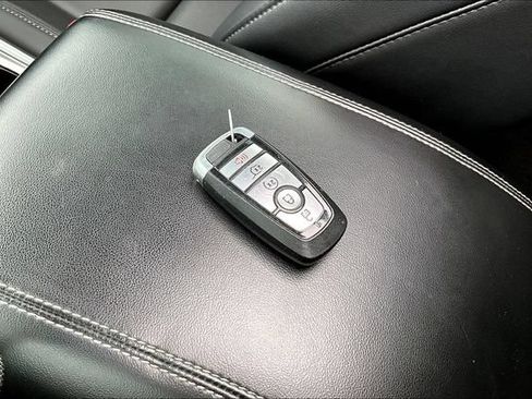 Used 2020 Ford Explorer XLT w/ Equipment Group 202A AWD/4WD image 10