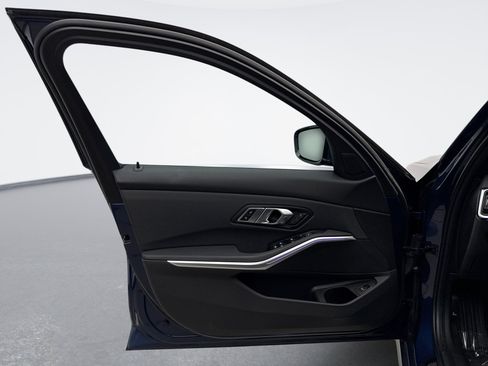 Used 2021 BMW 330i xDrive Sedan image 9