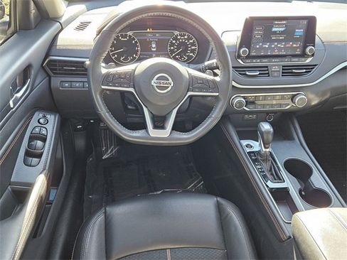 Used 2022 Nissan Altima 2.5 SR w/ Midnight Edition Package image 10