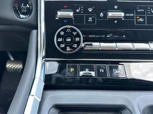 New 2026 Nissan Armada SL w/ Captain's Chari Seat Package image 28