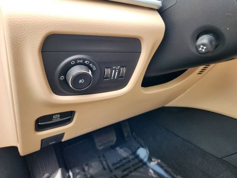 New 2026 Jeep Grand Cherokee Limited w/ Luxury Tech Group II AWD/4WD image 13