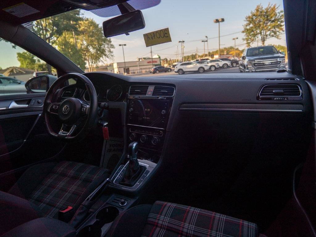 Used 2019 Volkswagen GTI SE FWD image 13