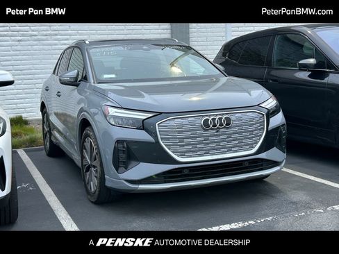 Used 2025 Audi Q4 e-tron Premium w/ Convenience Package RWD image 1