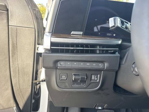 New 2025 Cadillac Escalade Sport Platinum w/ LPO, Floor Liner Package image 36