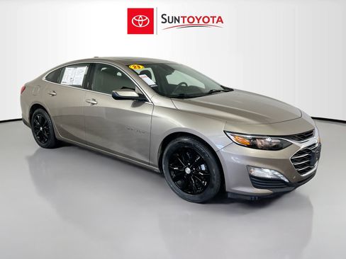 Used 2023 Chevrolet Malibu LT image 1