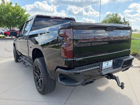 Used 2020 Chevrolet Silverado 1500 LT Trail Boss w/ Midnight Edition AWD/4WD image 17