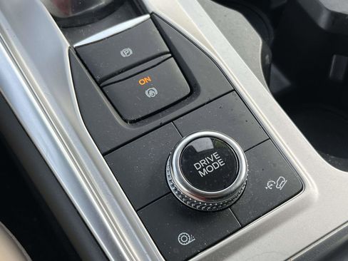 Used 2022 Ford Explorer XLT w/ Equipment Group 202A image 12