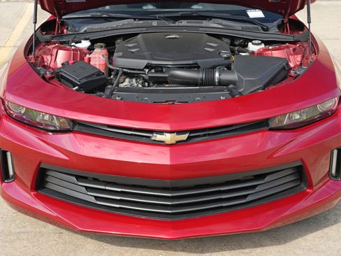 Used 2017 Chevrolet Camaro LT RWD image 7