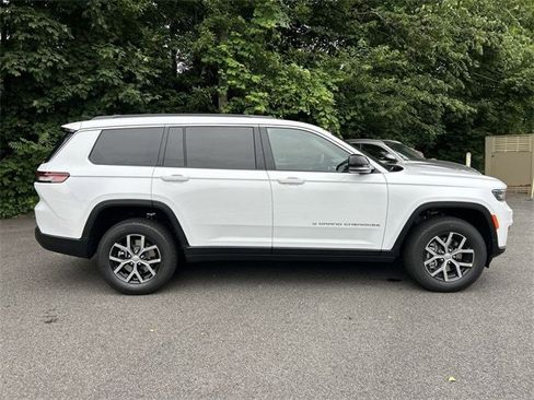 New 2025 Jeep Grand Cherokee L Limited image 9