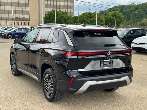Certified 2025 Volkswagen Tiguan S w/ 18" Wheel Package AWD/4WD image 4