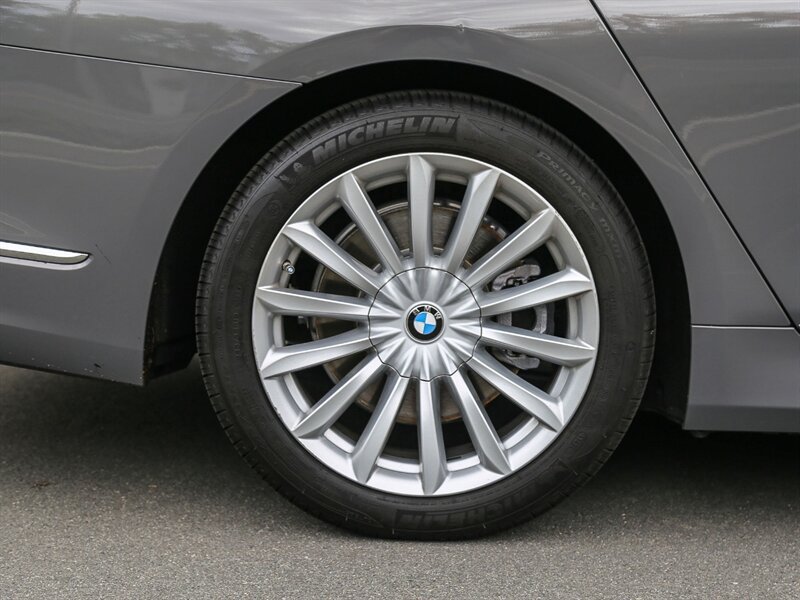 Used 2020 BMW 740i RWD image 13