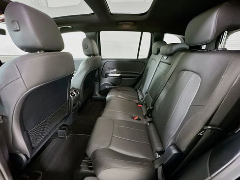 Used 2023 Mercedes-Benz GLB 250 image 25