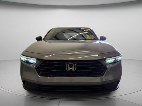Used 2023 Honda Accord Sport image 3