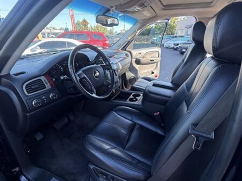 Used 2009 Chevrolet Suburban LT AWD/4WD image 28