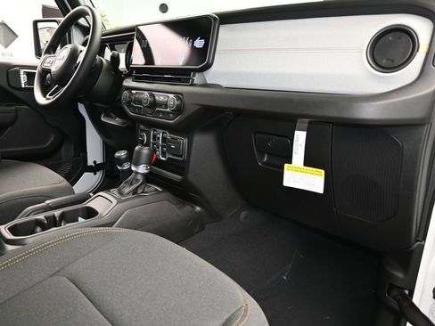 New 2026 Jeep Gladiator Sport image 36